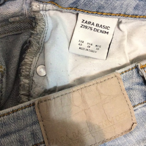 Zara Distressed Jeans - Picture 7 of 8